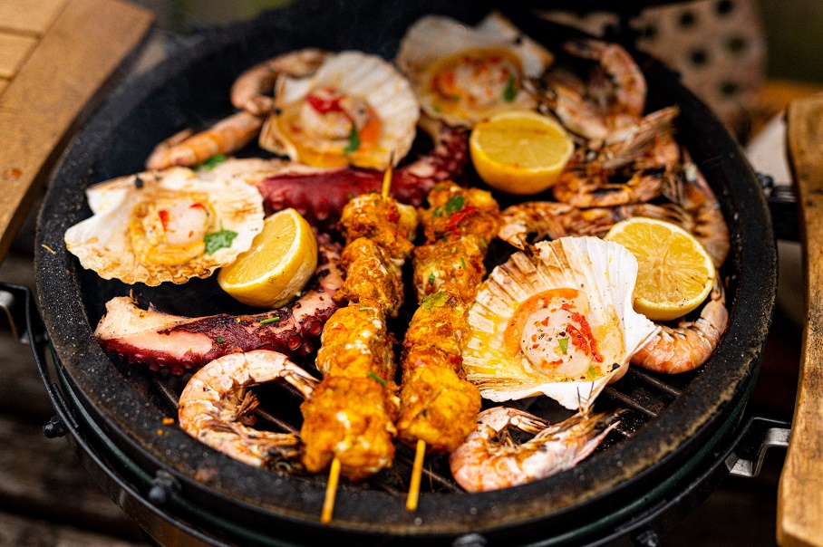 https://lady.co.uk/sites/default/files/misc/2022/05/wright_brothers_bbq_seafood_box_-_75_.jpg